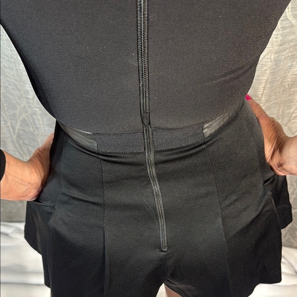 Alice + Olivia Black Long Sleeve Deep V Romper Size S - Picture 8 of 8